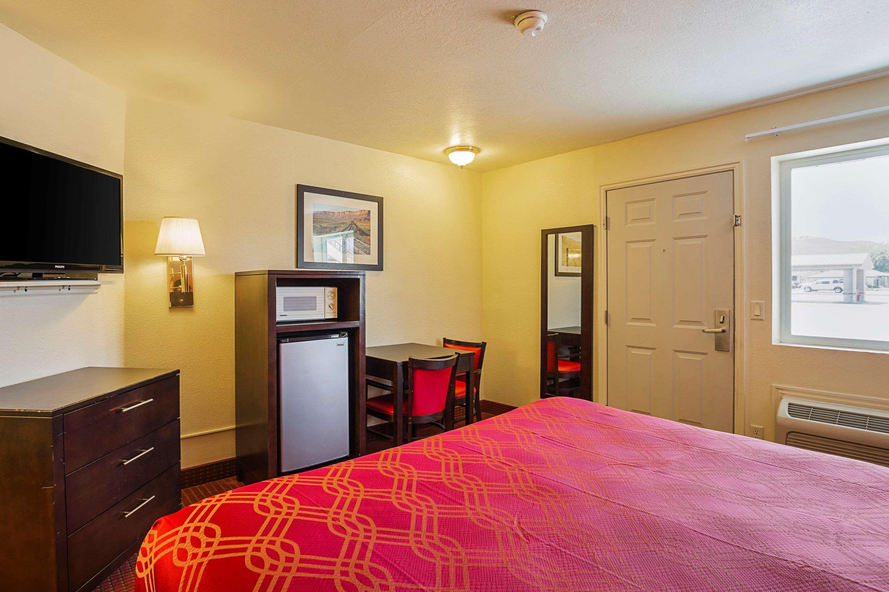 Econo Lodge Hurricane Zion Park Area Eksteriør bilde