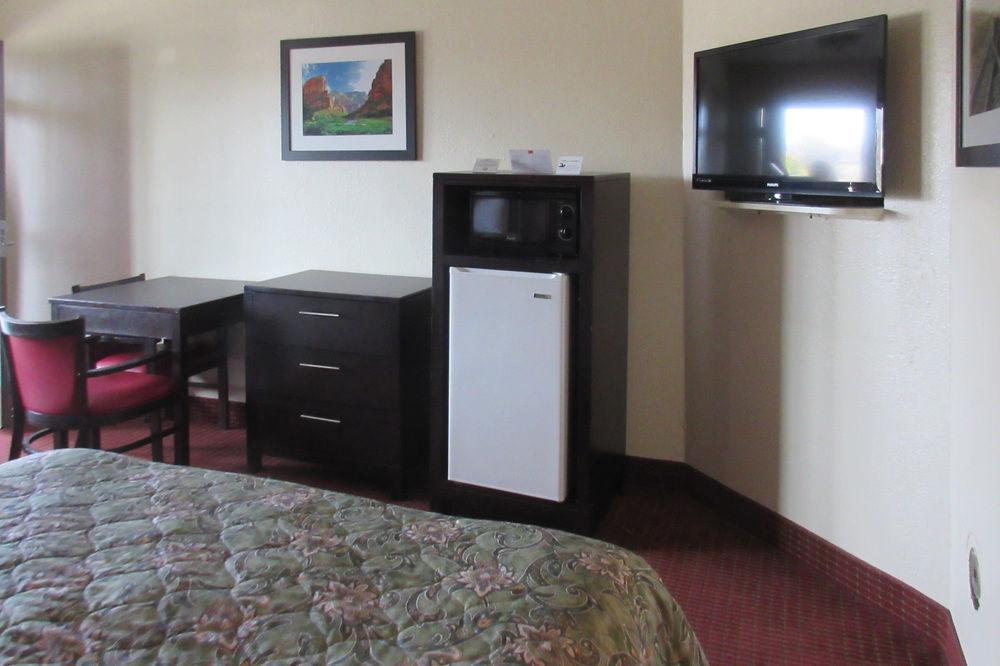 Econo Lodge Hurricane Zion Park Area Eksteriør bilde